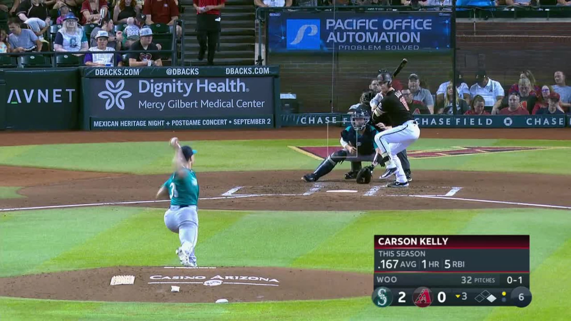 Watch: Mariners 3B Eugenio Suarez plays hacky sack after fouling