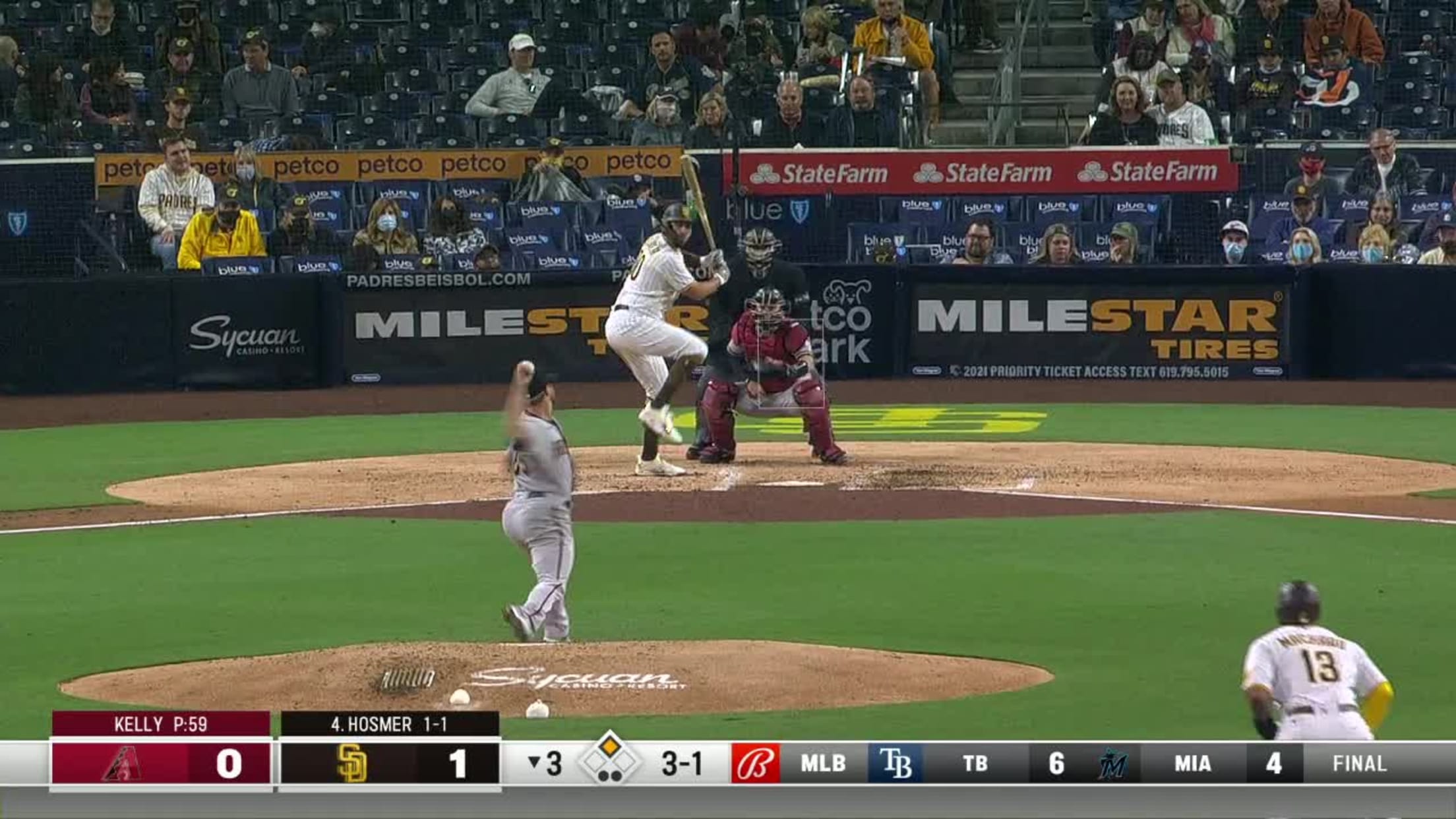 Eric Hosmer's solo home run (1), 04/19/2023