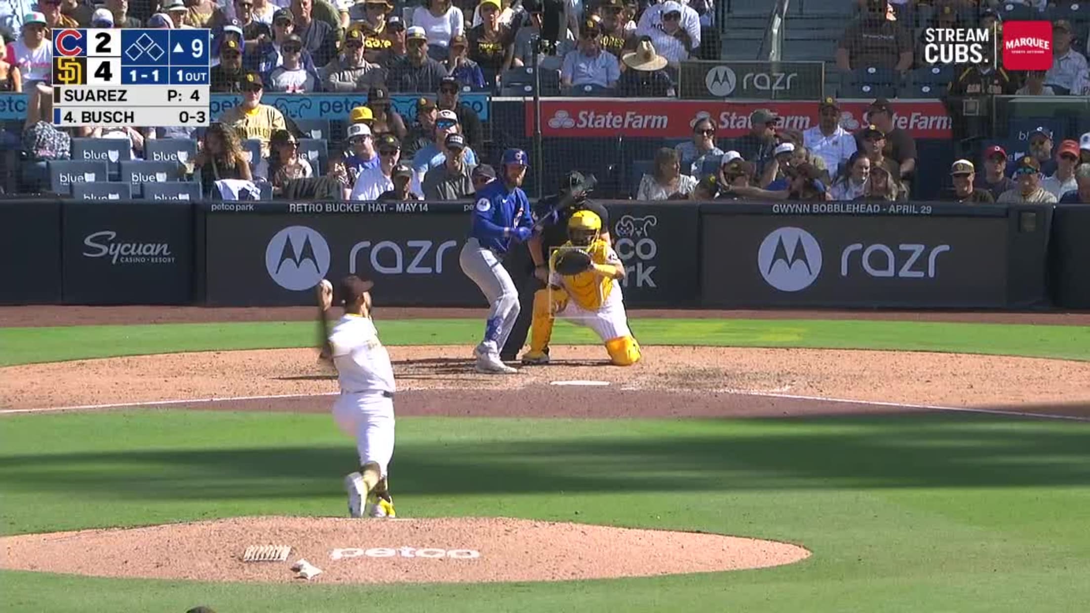 Manny Machado's impressive barehanded play | 04/16/2025