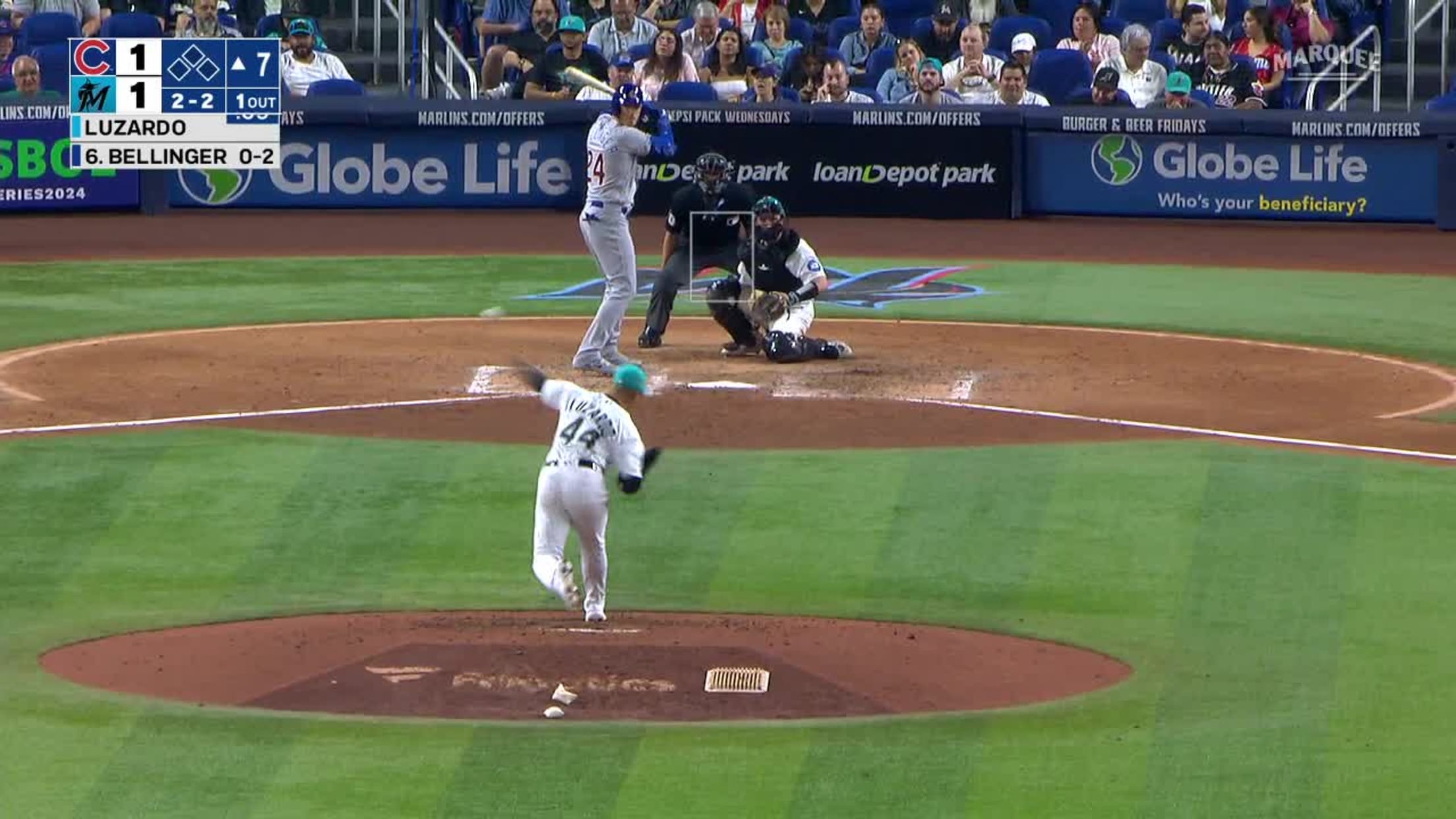 Cody Bellinger rips a triple, 04/28/2023