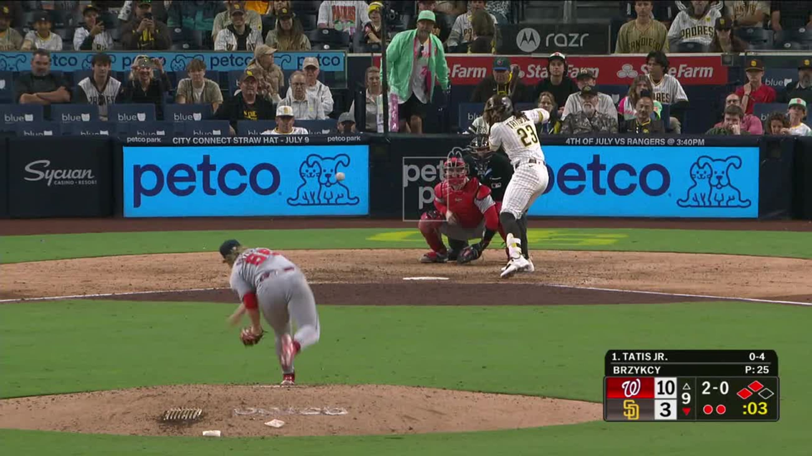 Fernando Tatis Jr. HRs on his bobblehead night (15) | 06/23/2025