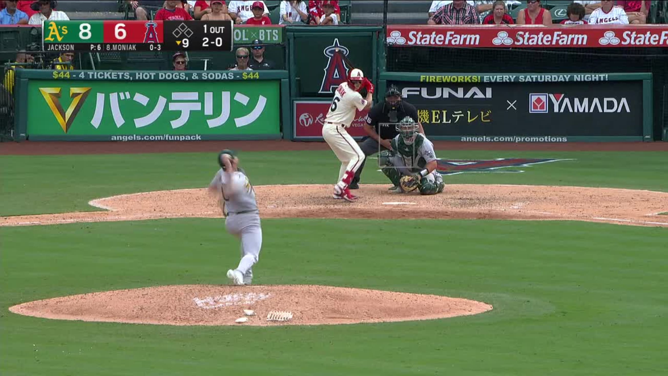 Los Angeles Angels outfielder Mickey Moniak takes pitch off finger, gets  X-rays