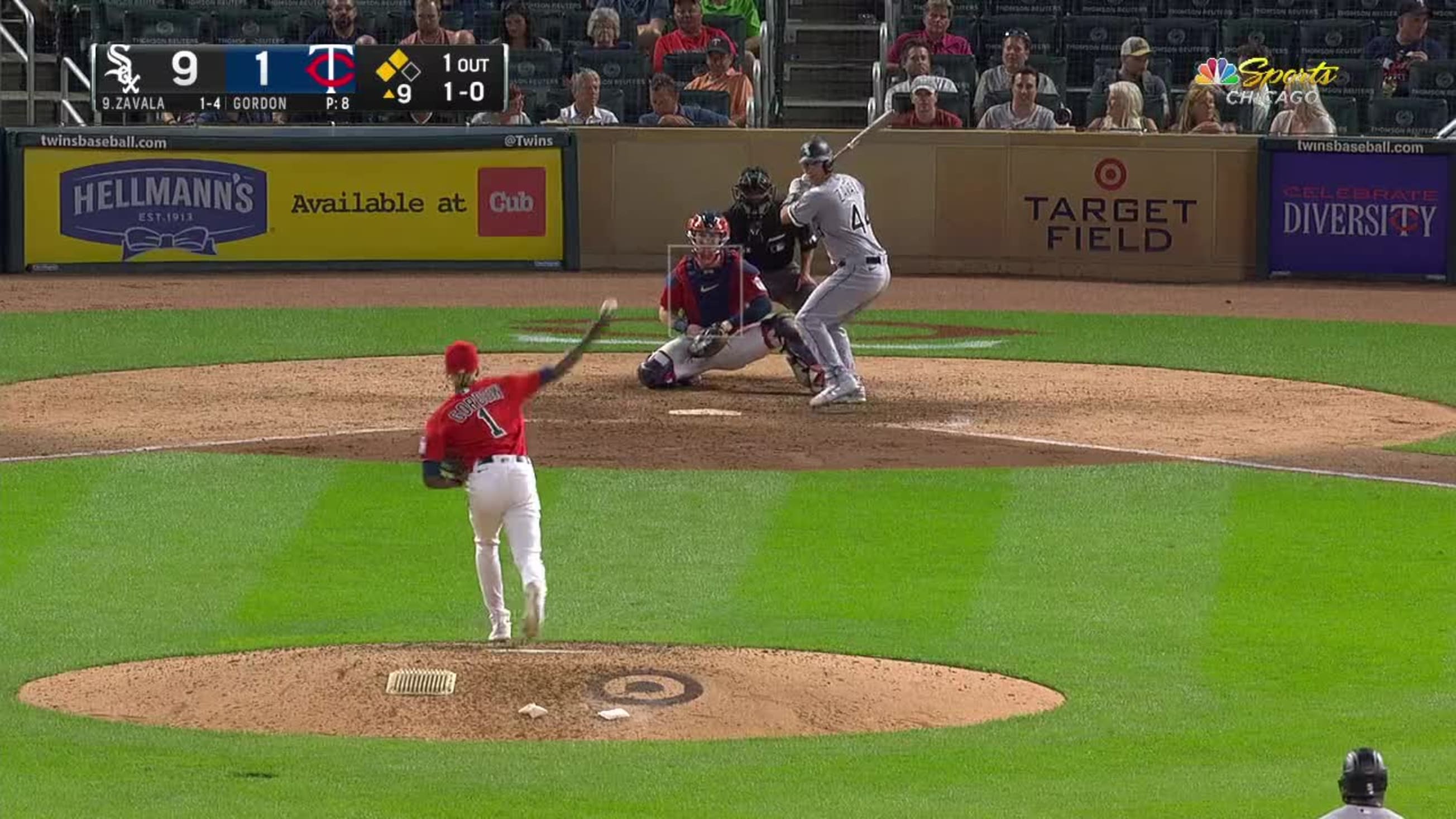 After porching his first (320 ft), Seby Zavala crushes his second home run  of the game (435 ft) to put the White Sox up 3-0 : r/baseball