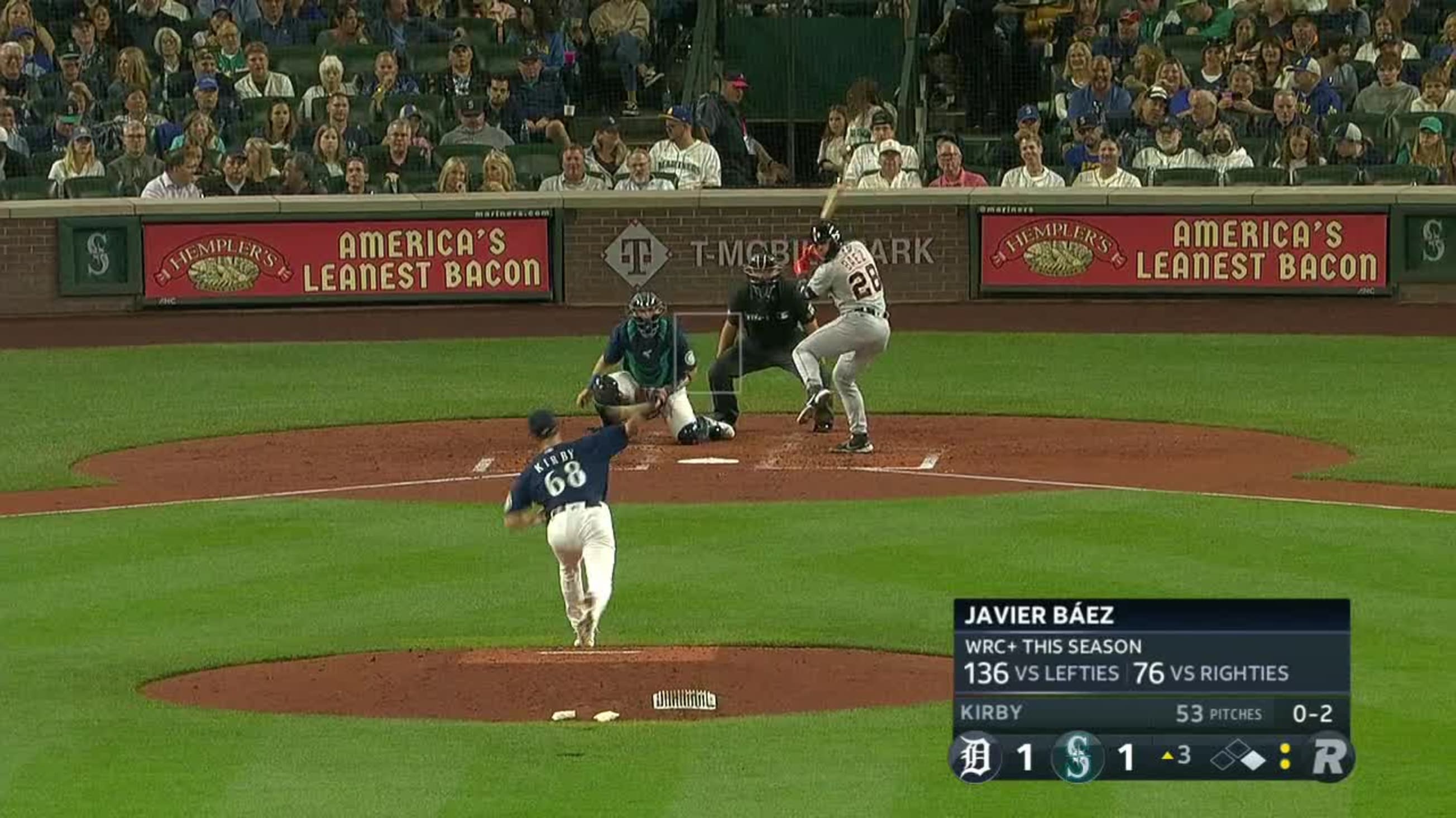 Javier Baez belts 2 homers vs. A's 