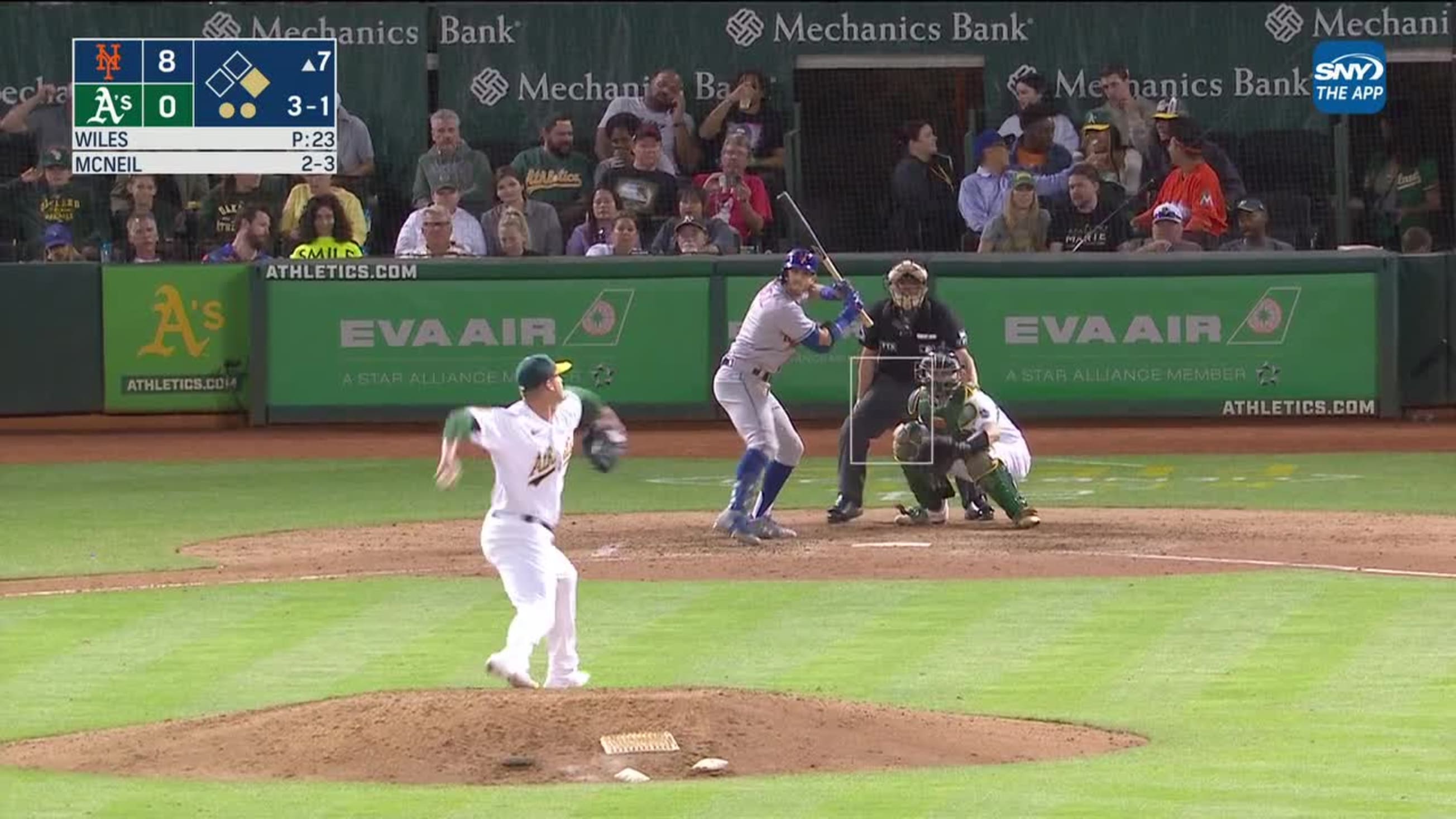 Jeff McNeil's RBI triple, 04/23/2022