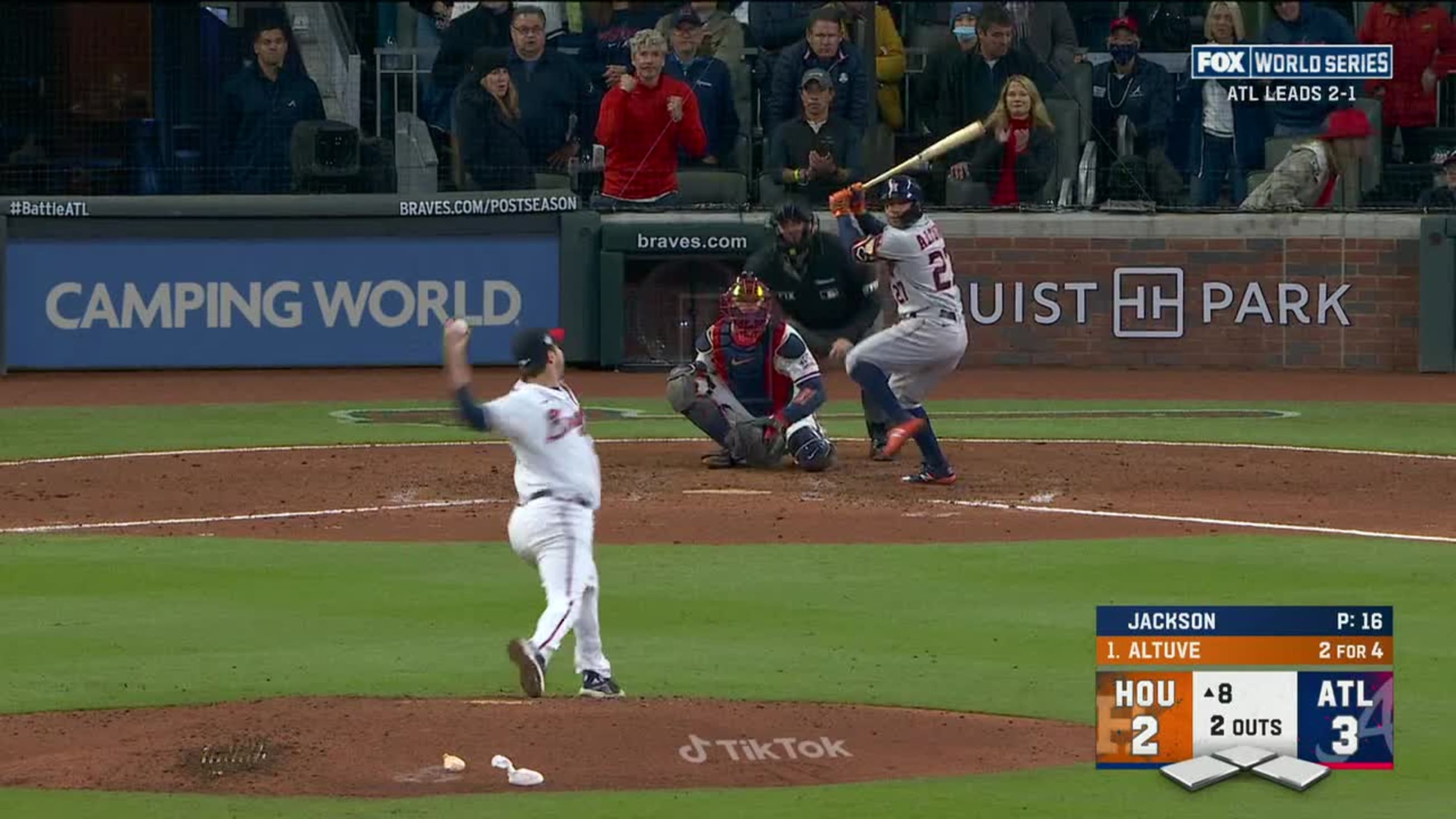 Eddie Rosario catch at wall in World Series Game 4