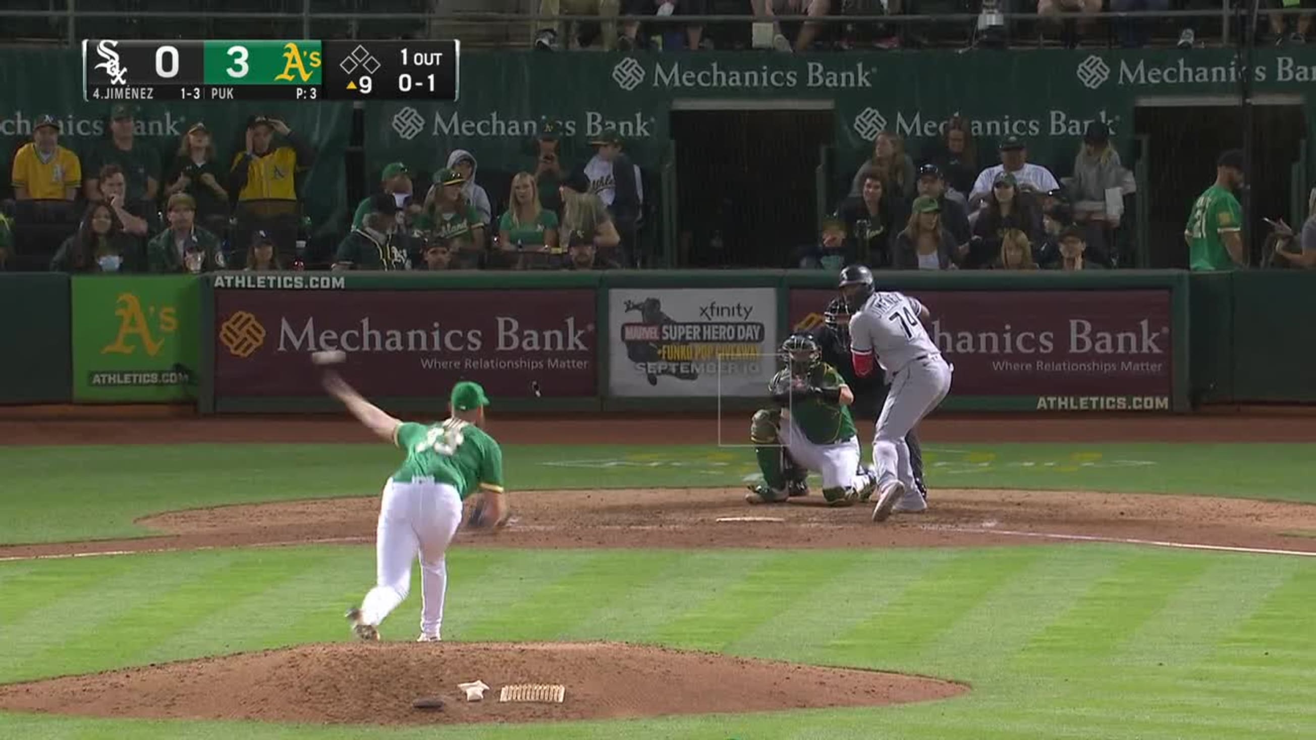 HE'S BACK! Eloy Jiménez CRUSHES 3-run homer 459 feet! 