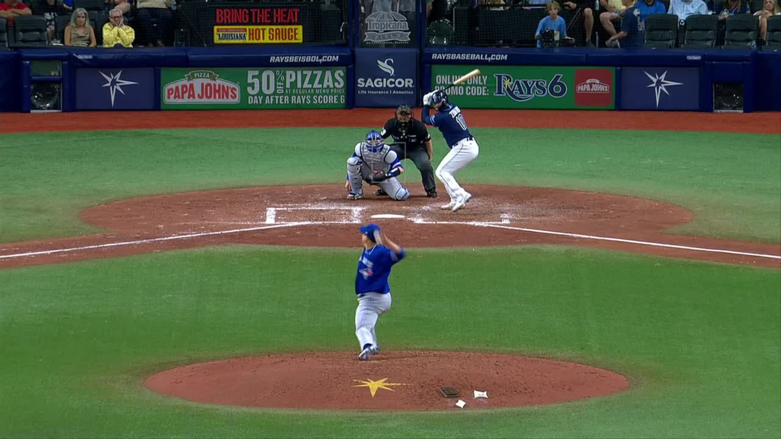 Bo Bichette's spinning throw, 07/01/2022