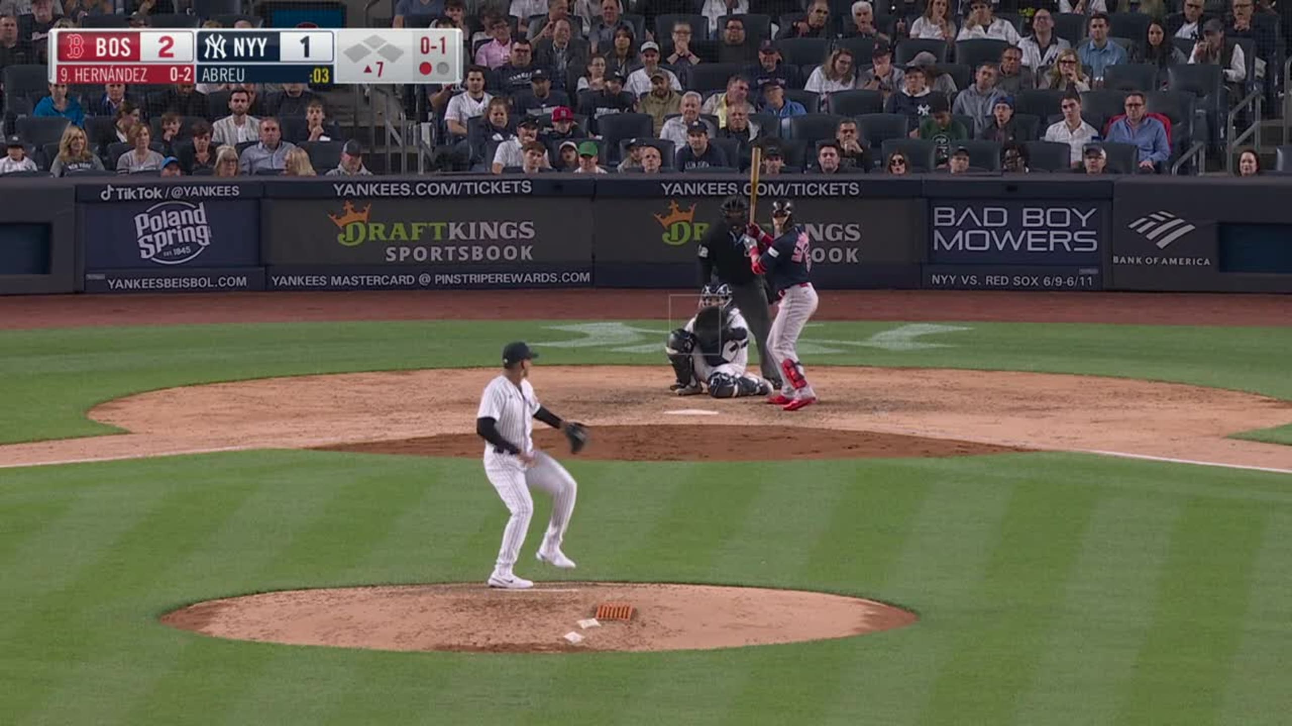 Kiké Hernandez hits a homer on the first pitch vs. Yankees (Video)