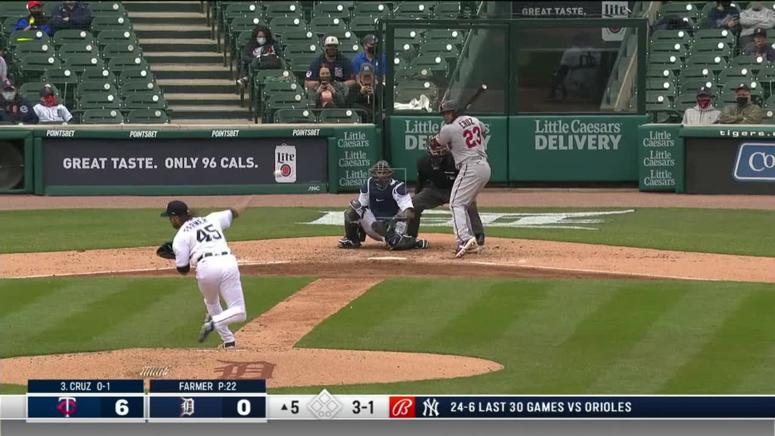 X 上的FOX Sports: MLB：「Oneil Cruz has 3 batted balls with an exit velocity  over 110mph tonight. It's the 5th inning.  / X