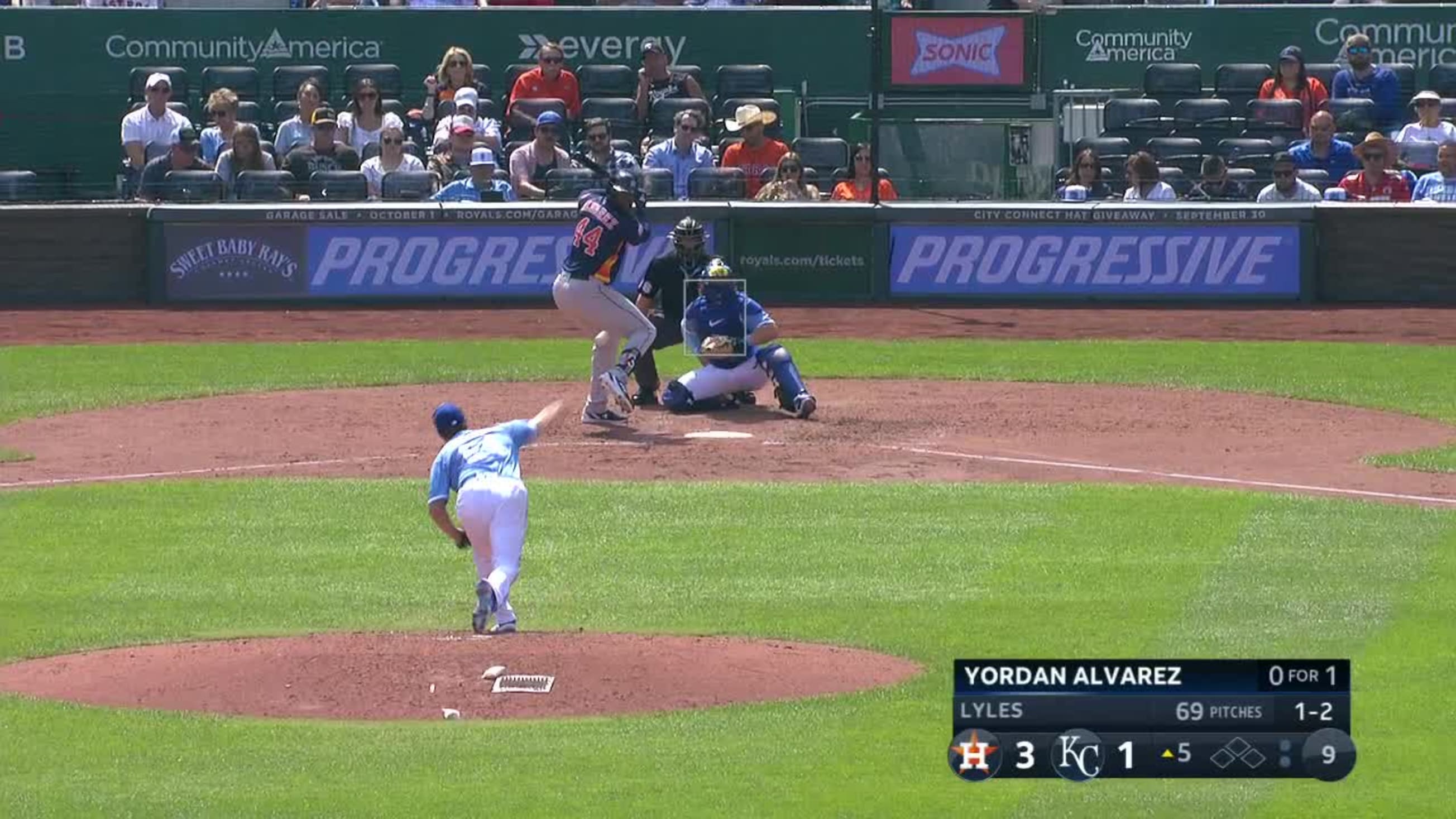 Yordan Alvarez 26th Home Run of the Season #Astros #MLB Distance: 407ft  Exit Velocity: 110 MPH Launch Angle: 35° Pitch: 92mph Sinker…