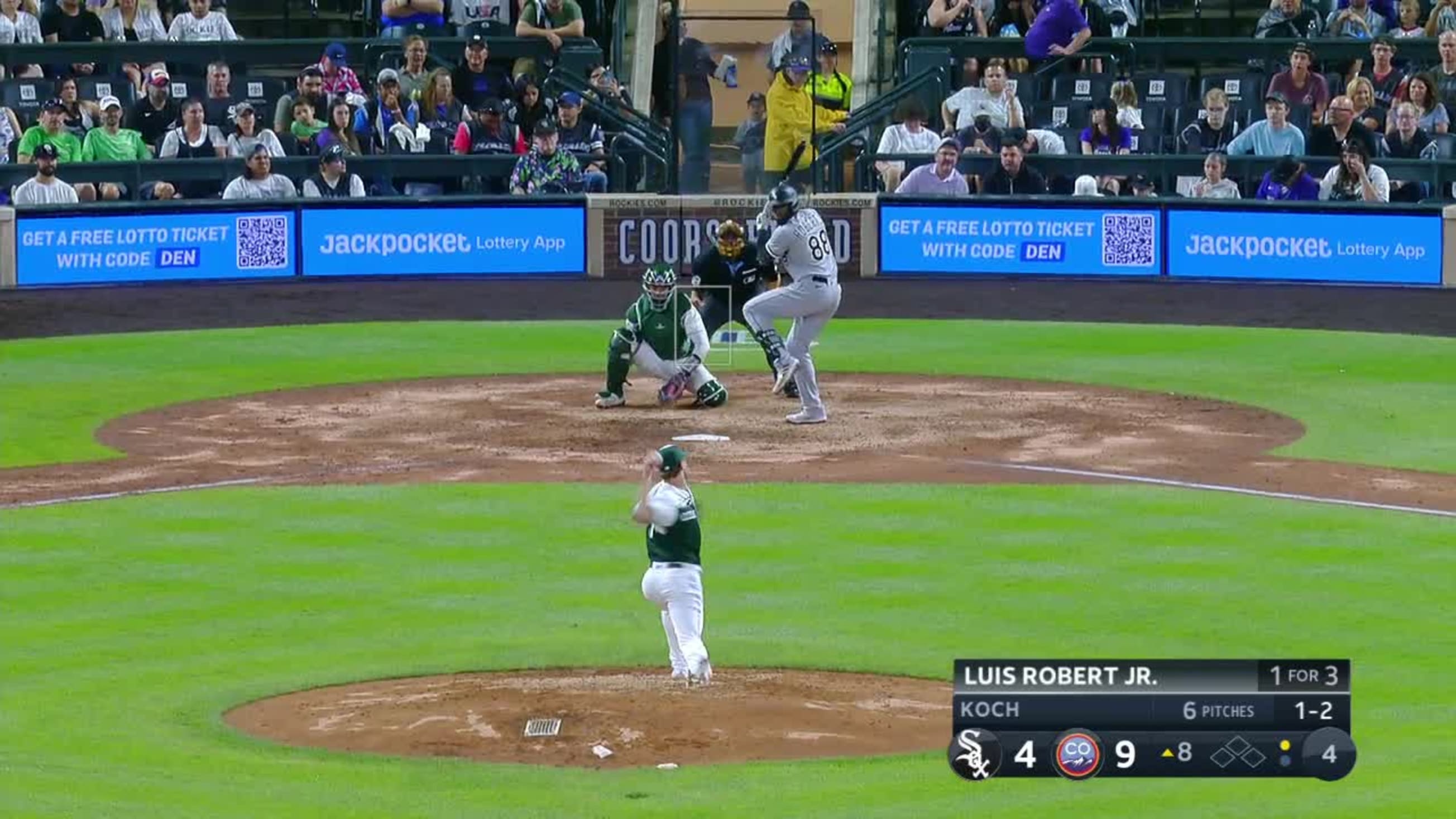 Luis Robert launches incredible 487-foot home run in Game 3 of