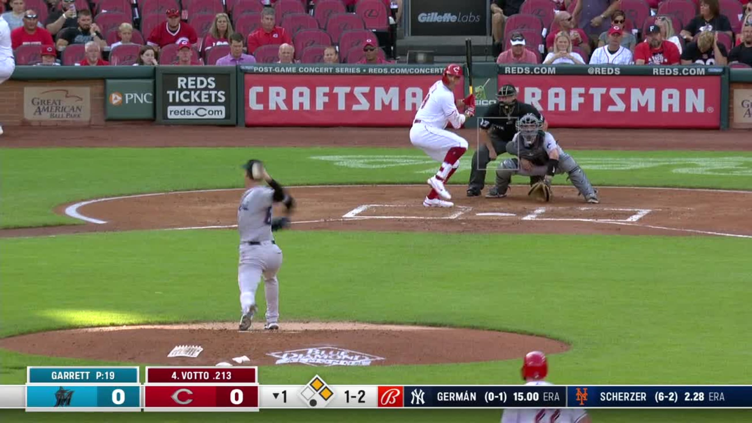 Joey Votto strikes out swinging., 07/31/2022