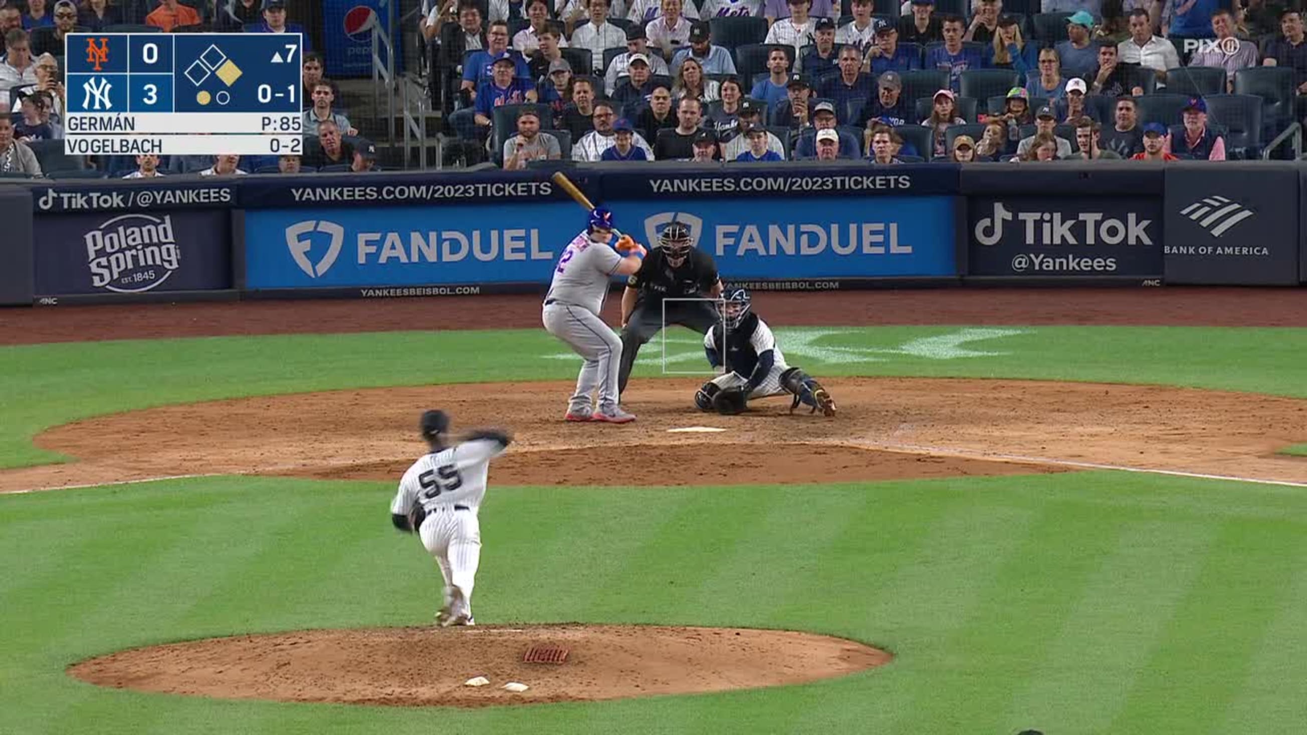 Daniel “Danny Burgers” Vogelbach intentionally puts the ball over the wall  for a grand slam to give the Mets a 7-1 lead! : r/baseball