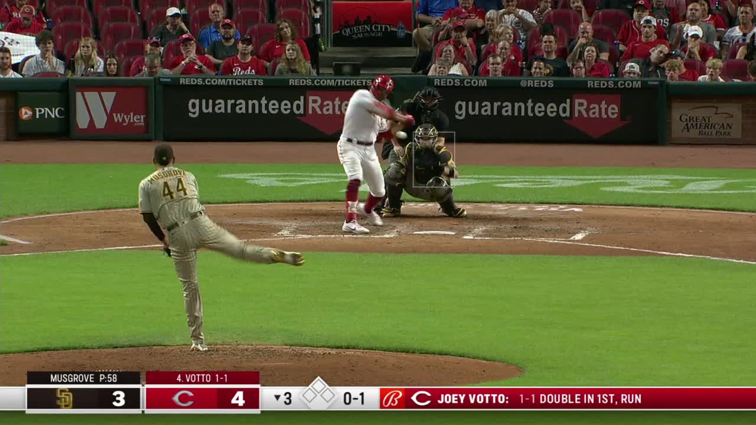 Padres beat Reds 7-5; Joey Votto reaches 1,000 RBI of his career