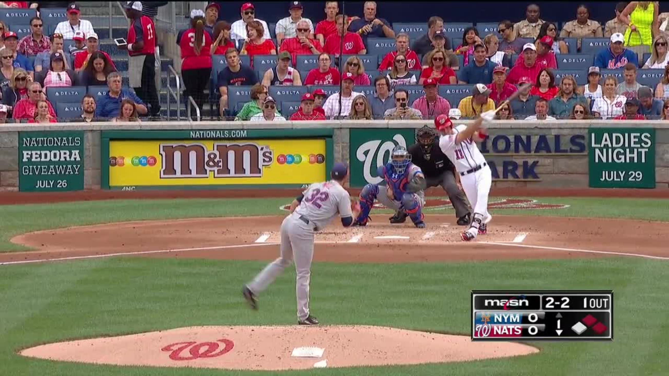 Nationals second baseman Ryan Zimmerman singles