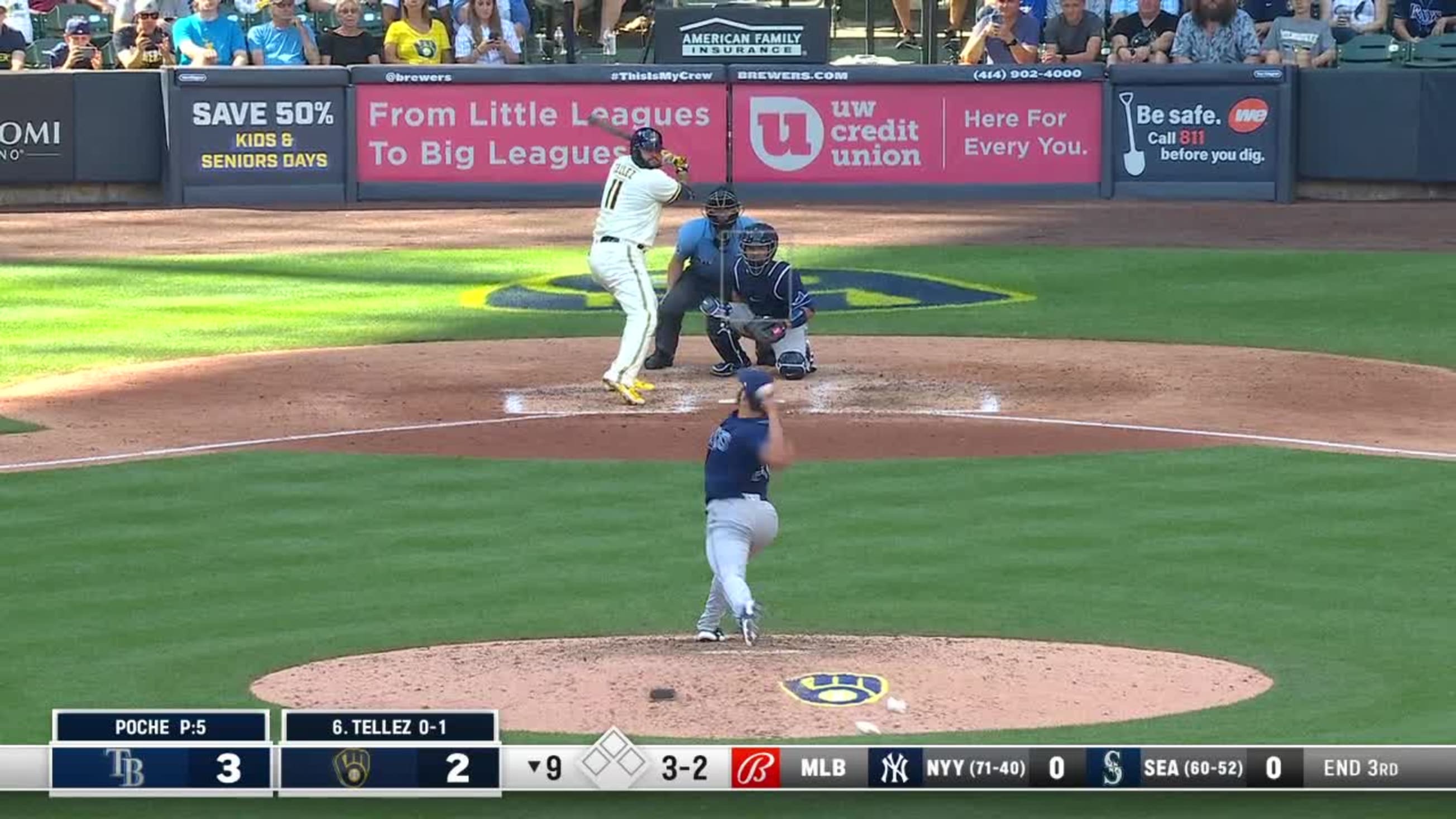 someone in the back trying to teach Rowdy Tellez how to say “perro” 😂, Baseball