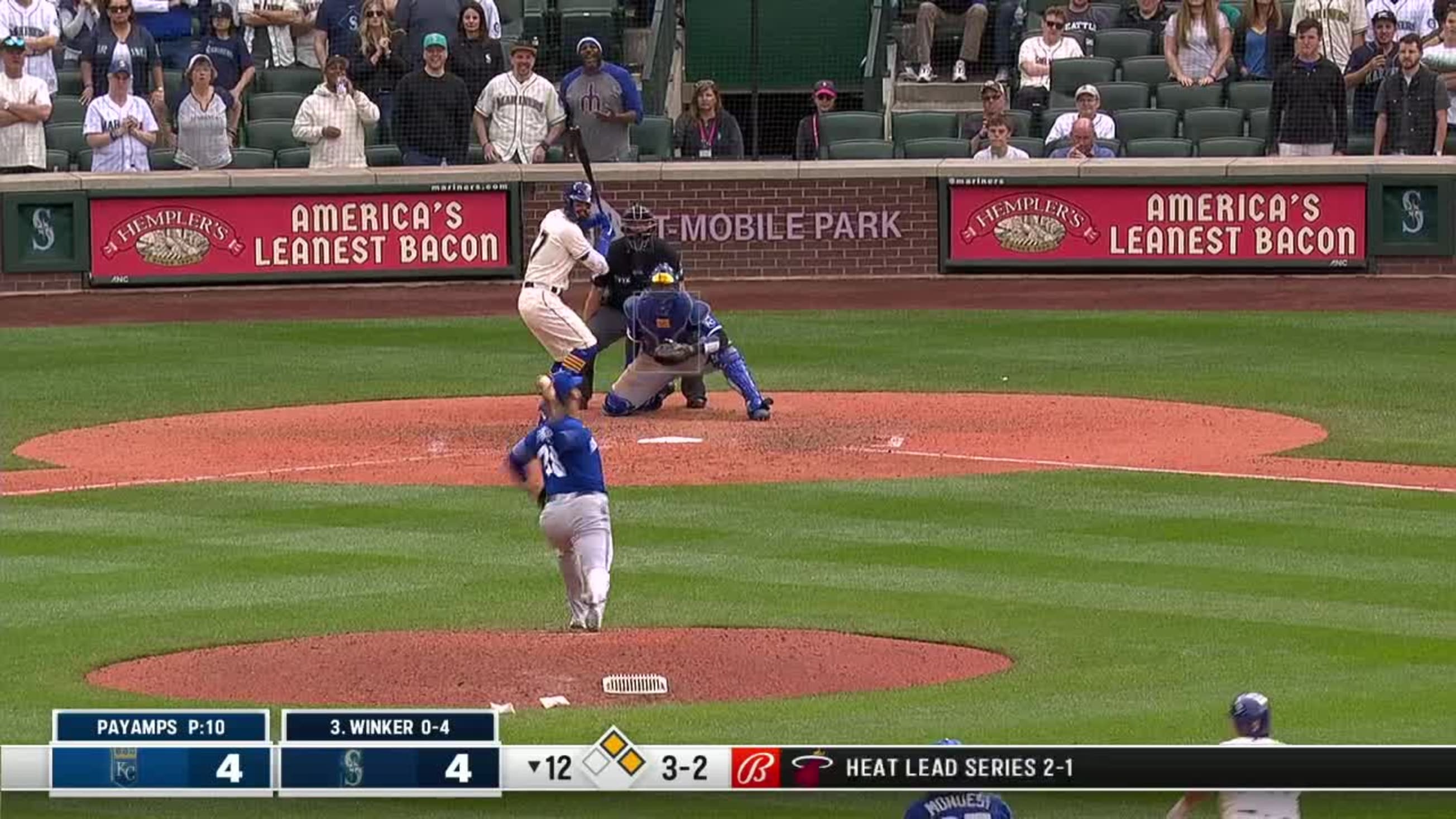 Mariners Outfielder Jesse Winker Walking at an Amazing Clip