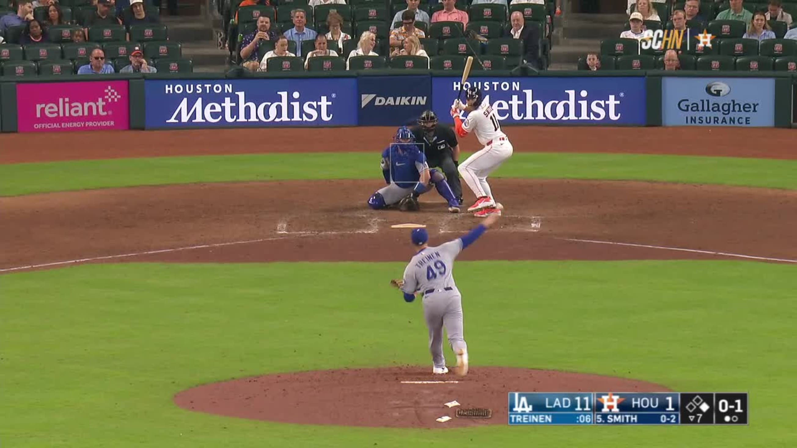 Andy Pages' great leaping grab | 05/06/2026 | MLB.com