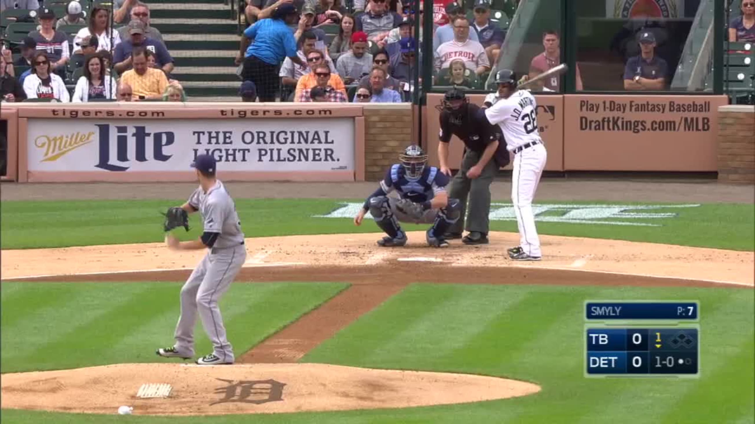 Drew Smyly Ball to J.D. Martinez, 08/21/2019