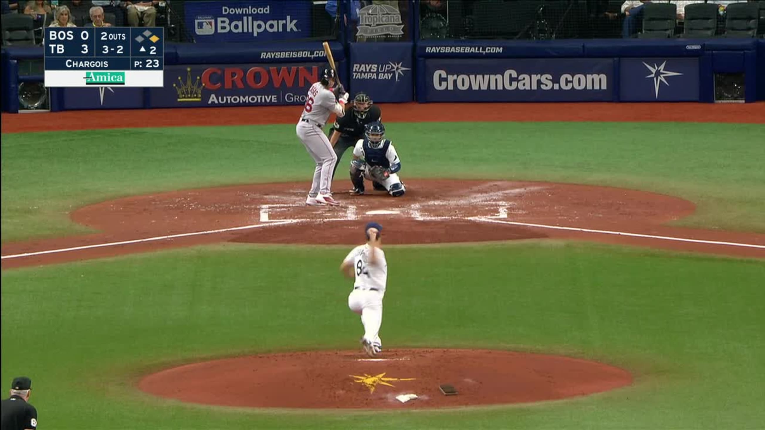 Triston Casas shows off his pregame routine at Fenway, collects