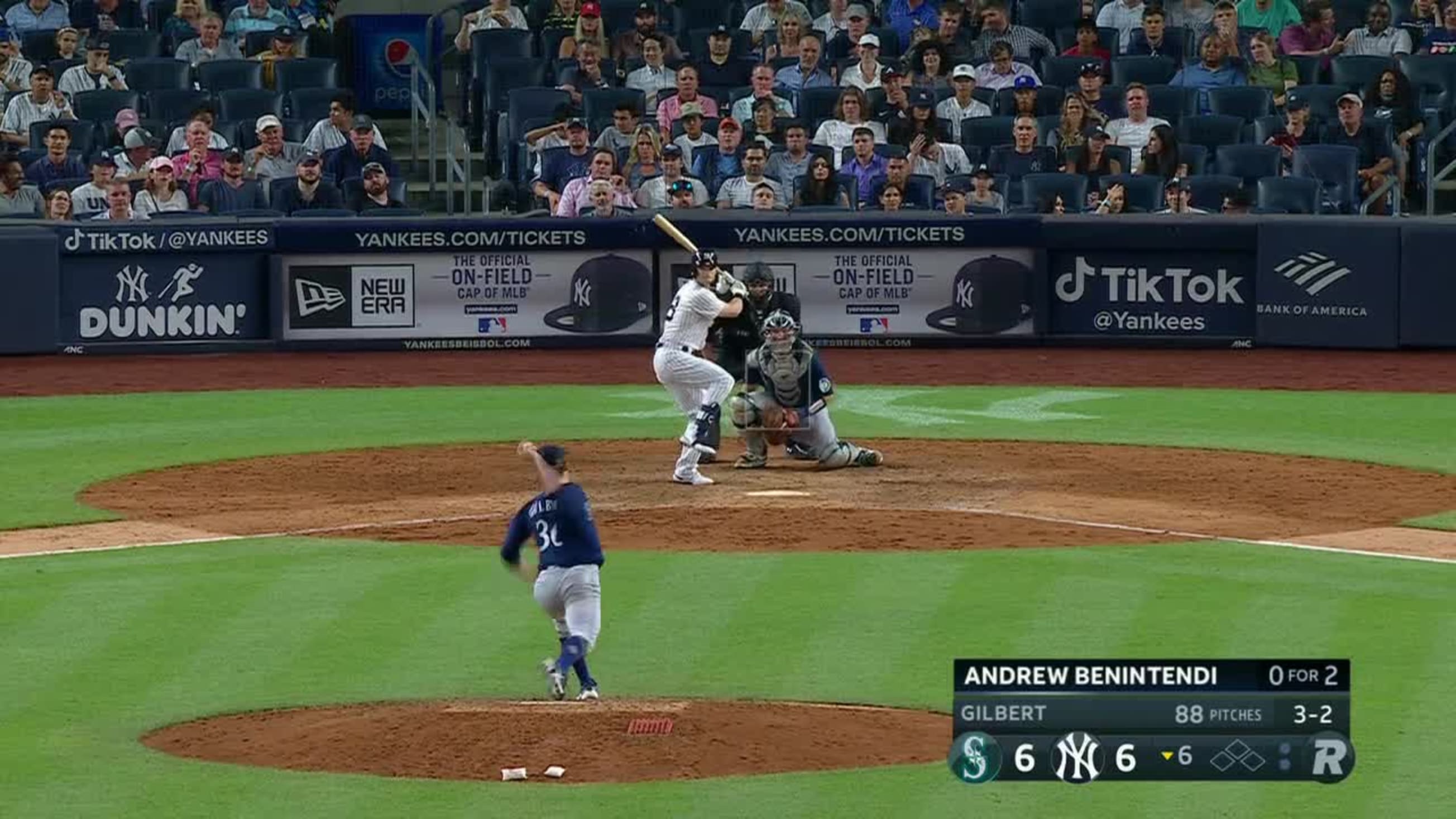 Andrew Benintendi called out on strikes., 08/20/2018