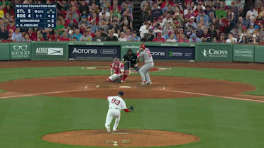 Nolan Arenado batea rodado de out, campo corto Enrique Hernandez a primera base Triston Casas.