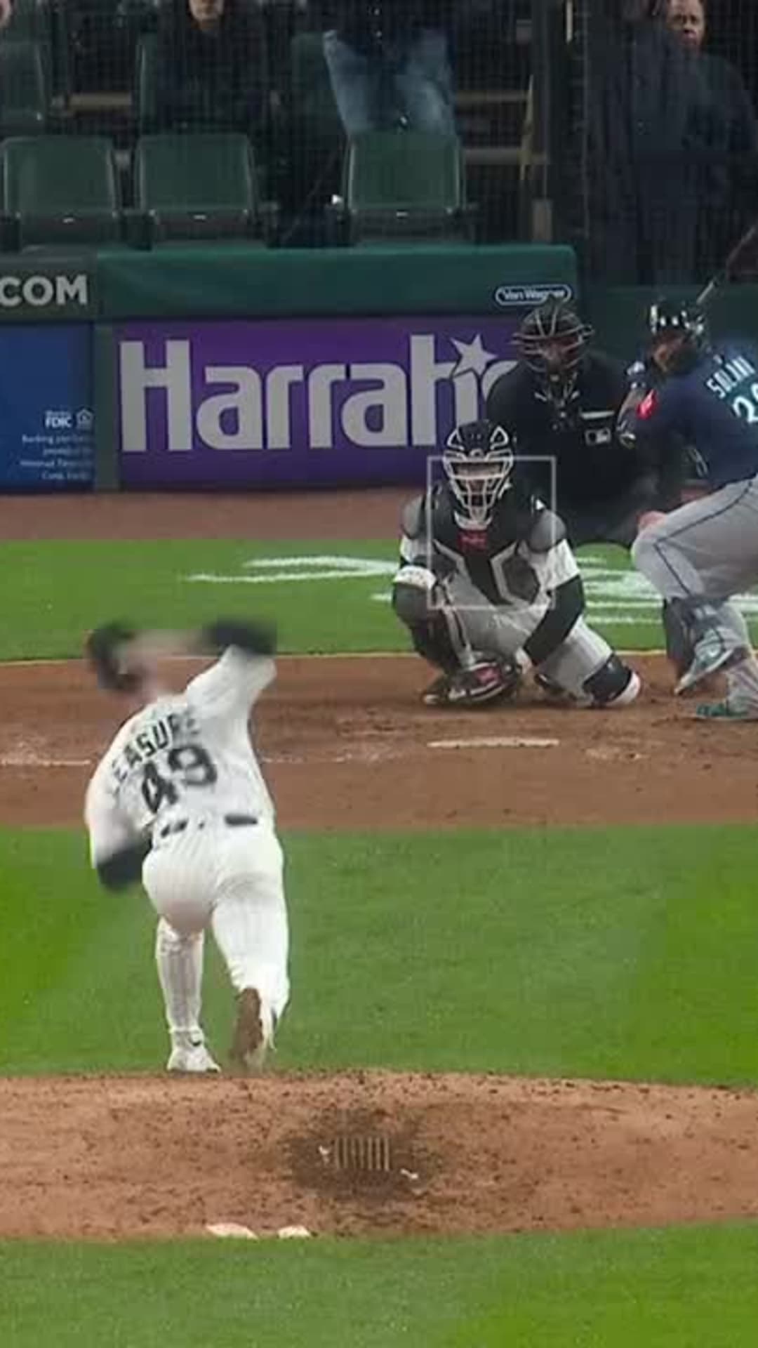 The mariners have signed infielder donovan solano. (86) foto