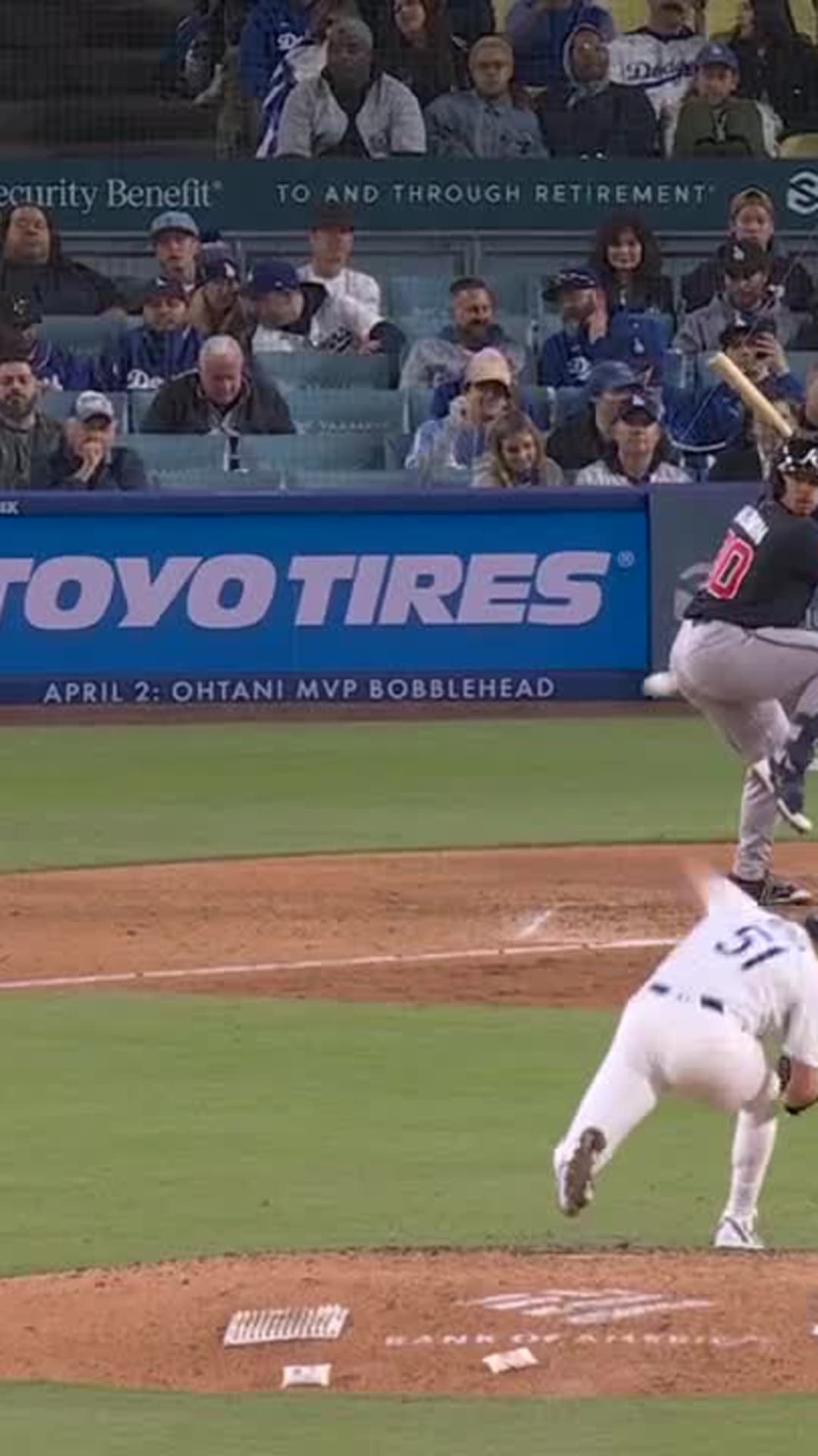 Teoscar Hernández on injured list with groin strain