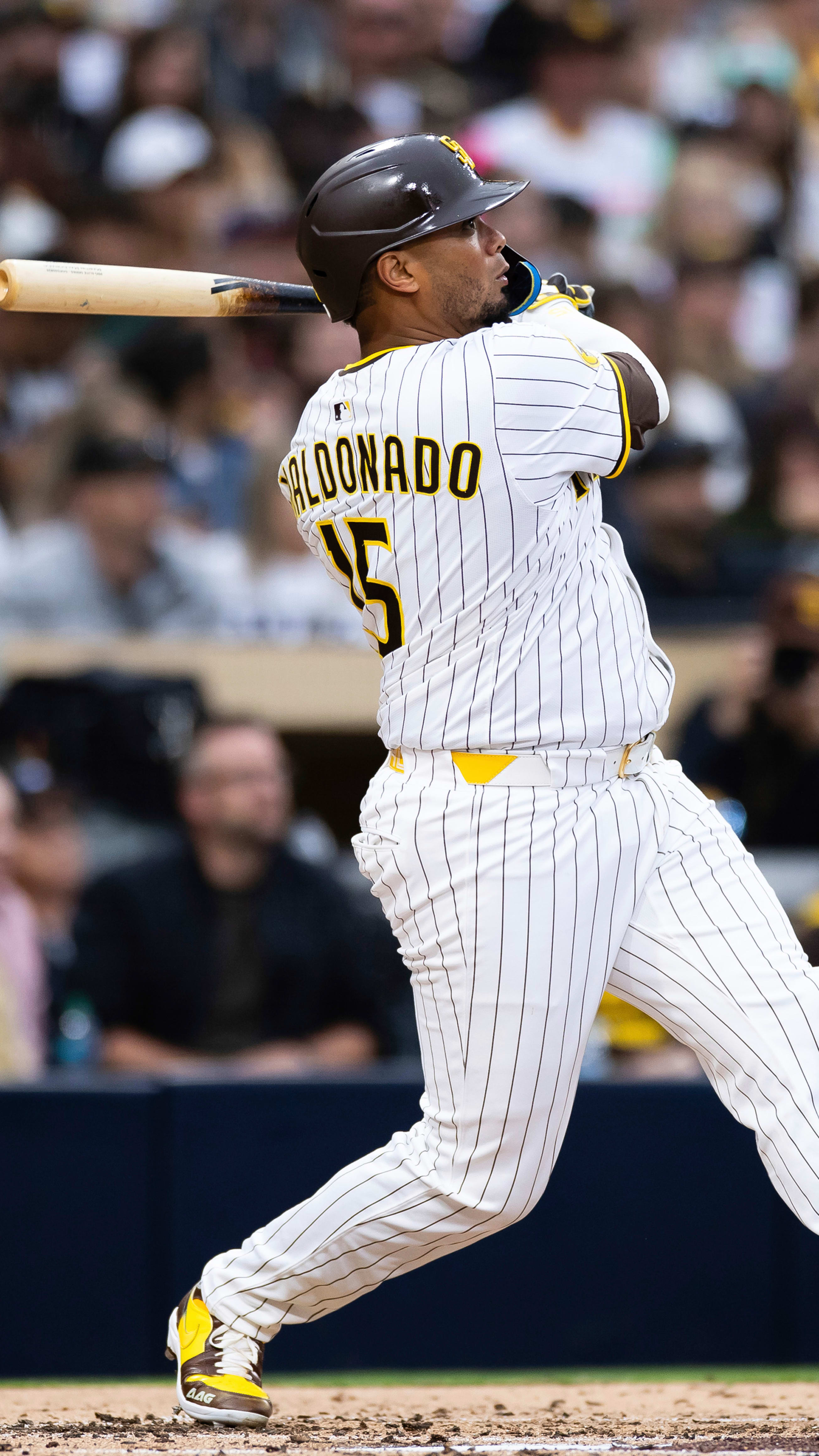 Martin Maldonado agrees to non roster contract with Padres