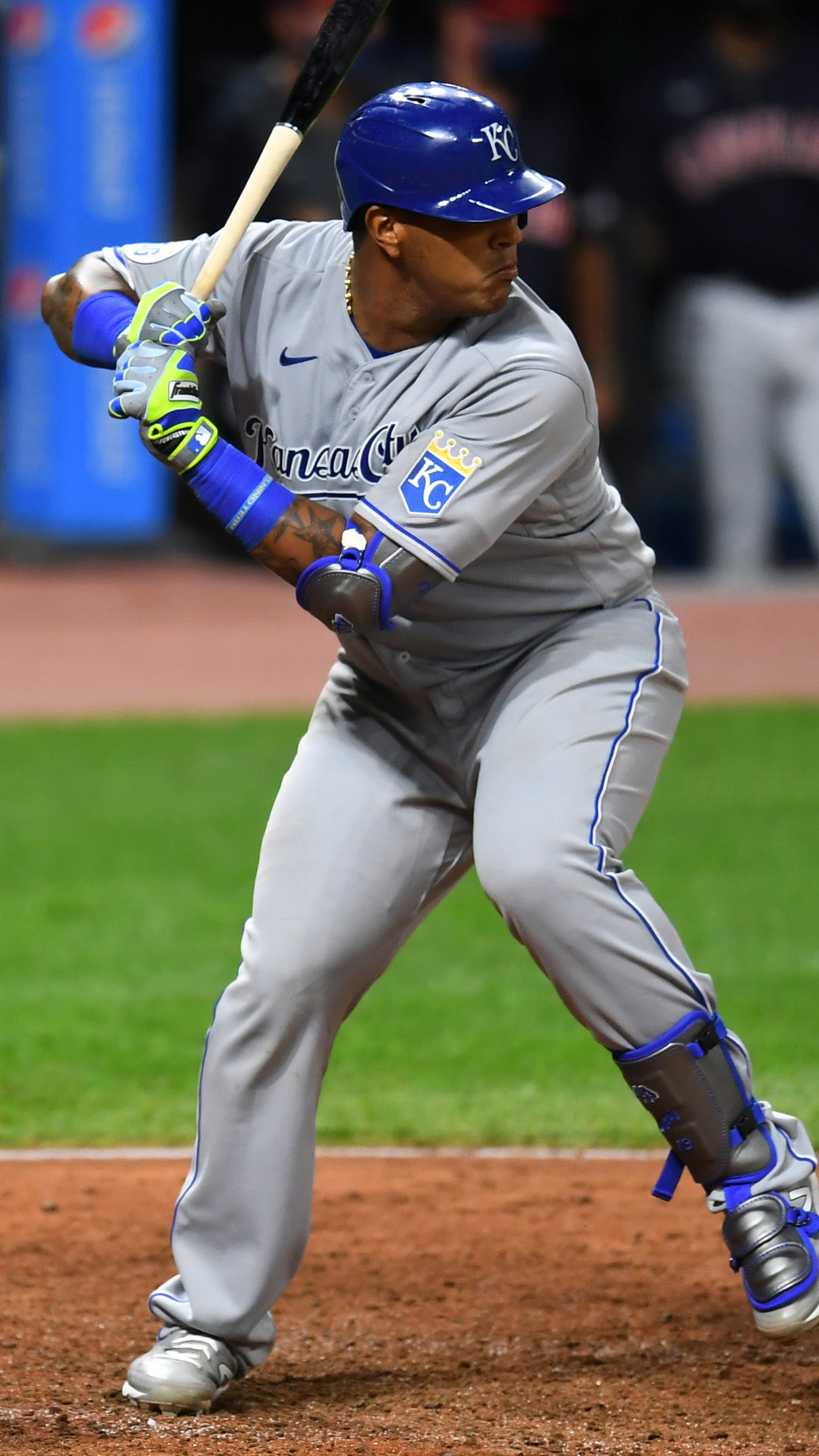 Salvador Perez moves into 6th in hits in Royals history