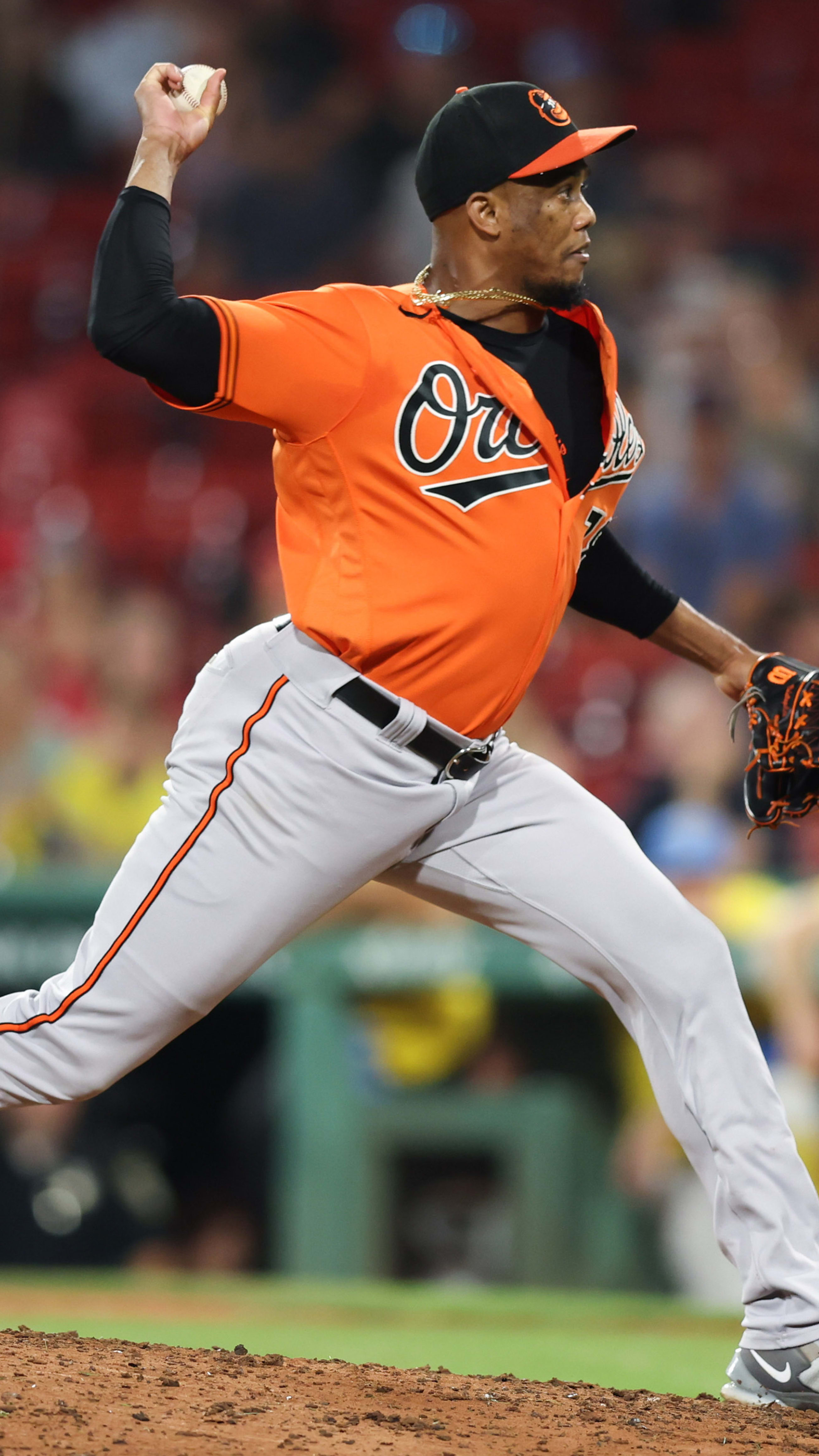 Yennier Cano wearing special cleats for MLB Players' Weekend