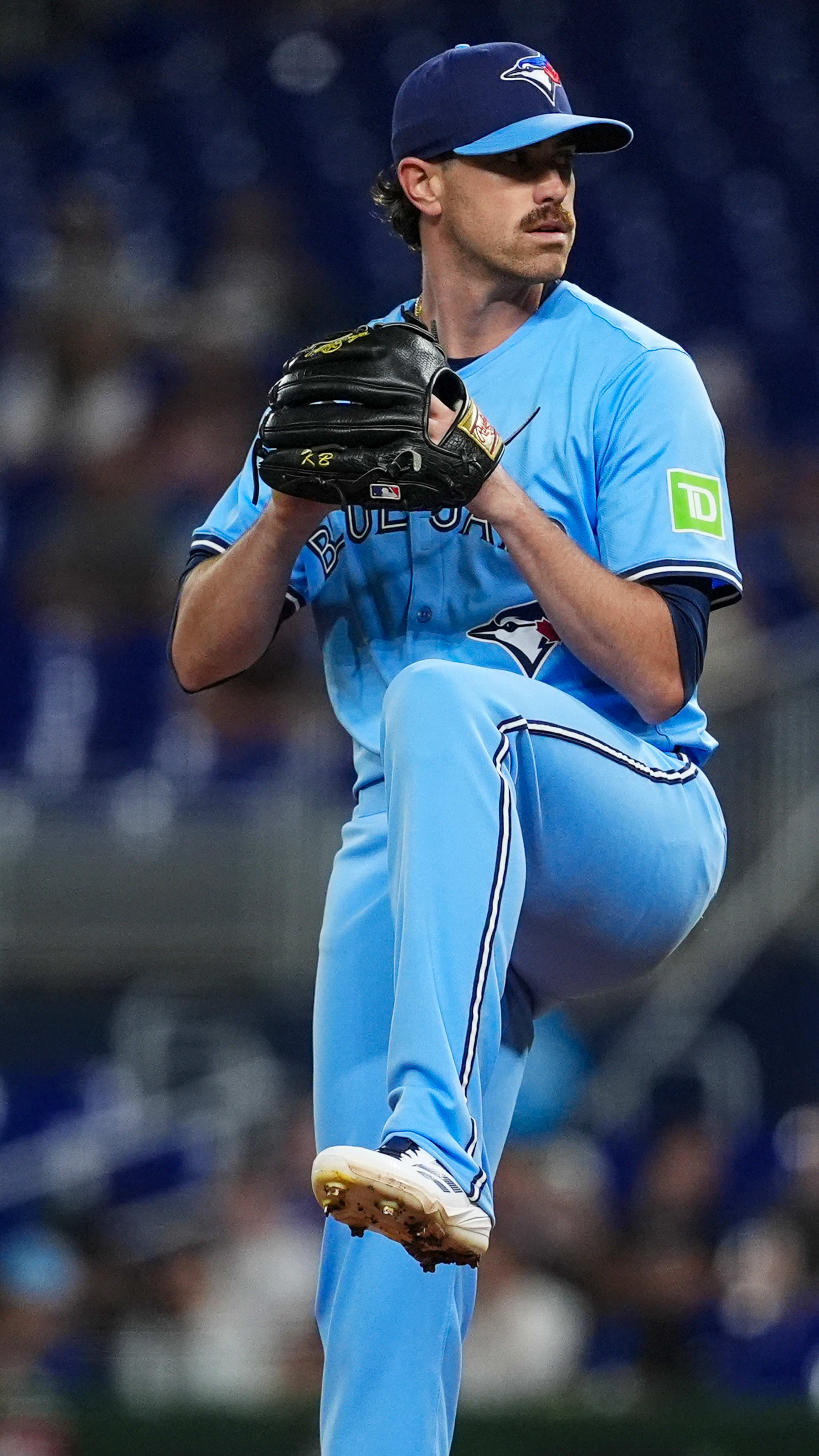 Shane Bieber opts in with Blue Jays for 2026