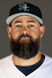 New York Mets prospect Luis Guillorme catches bat flying toward dugout