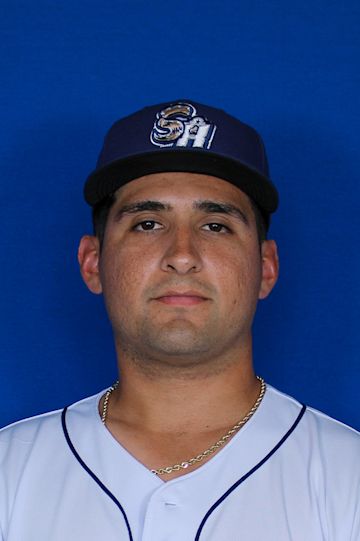 Photo headshot of Marcos Castañon