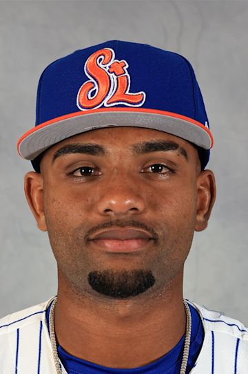 Photo headshot of Elian Peña