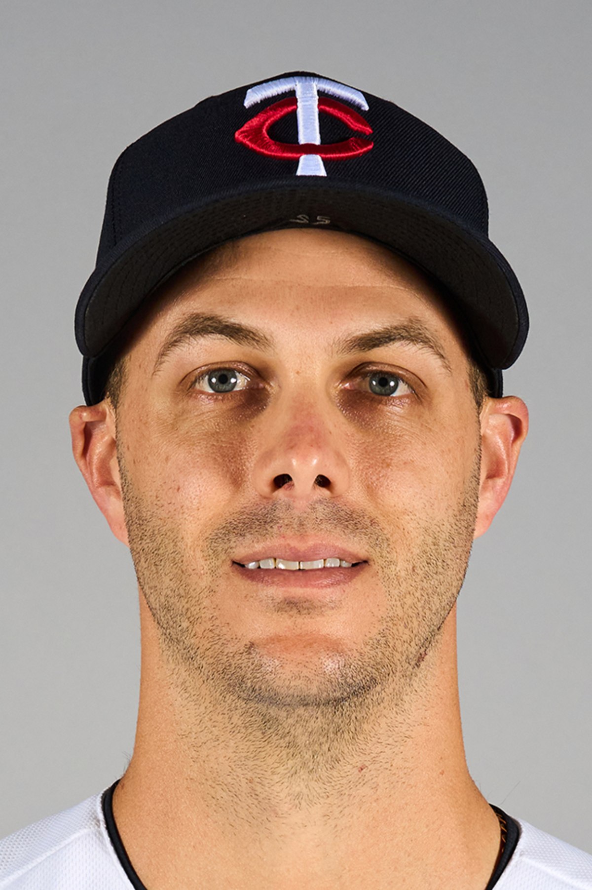 Taylor Rogers official MLB portrait