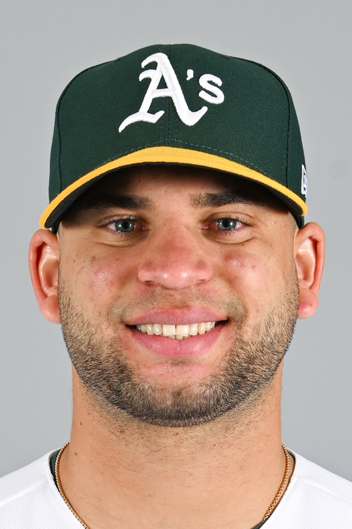 Luis Morales official MLB portrait