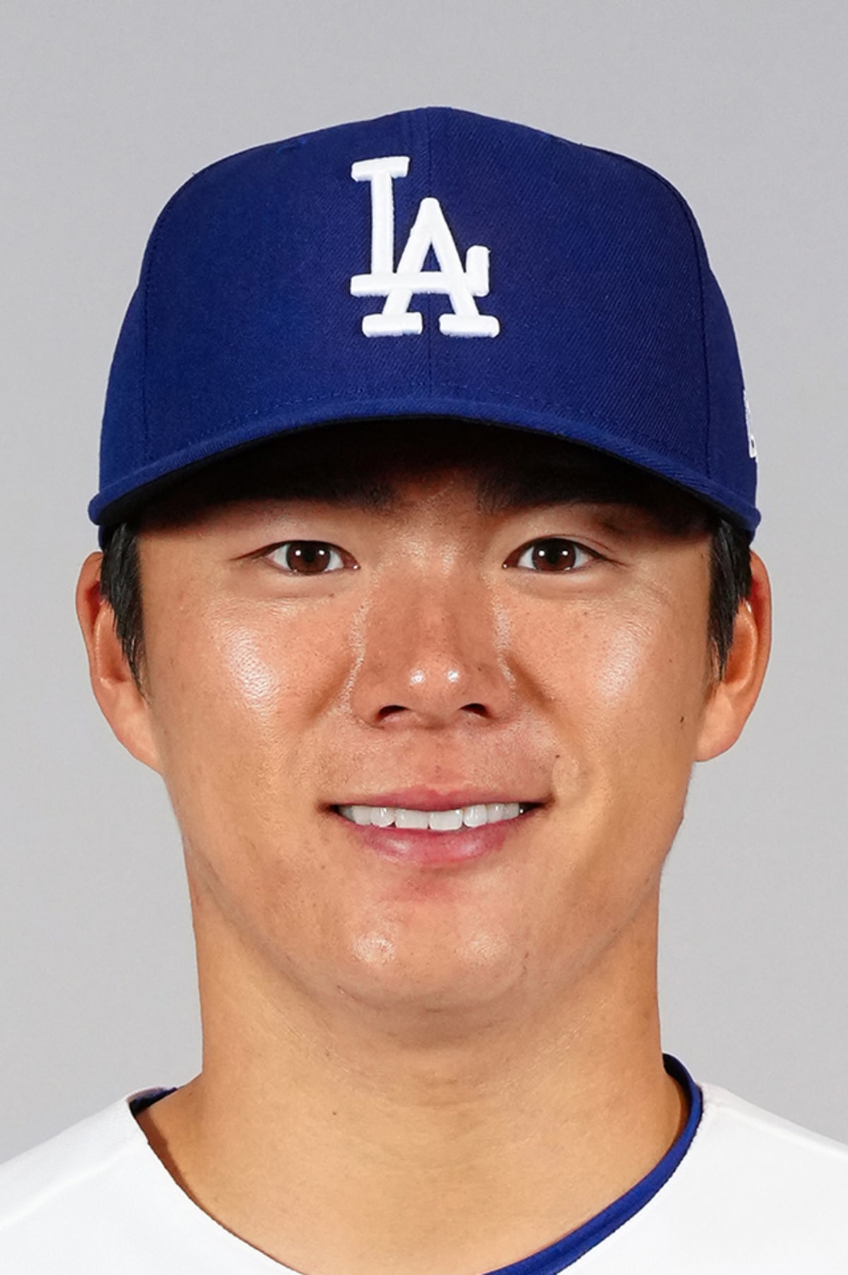 Yoshinobu Yamamoto official MLB portrait