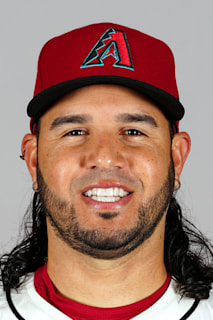 eugenio suarez earring