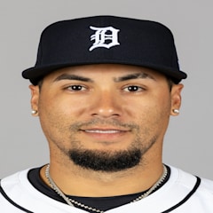 Javier Báez headshot