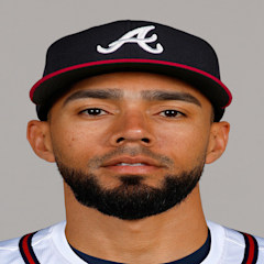 Robert Suarez headshot