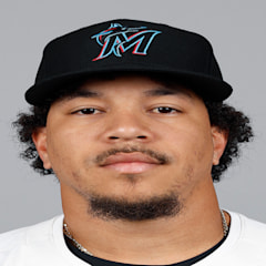 Heriberto Hernández headshot