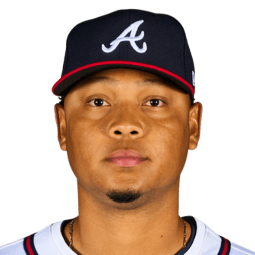 Elieser Hernández headshot