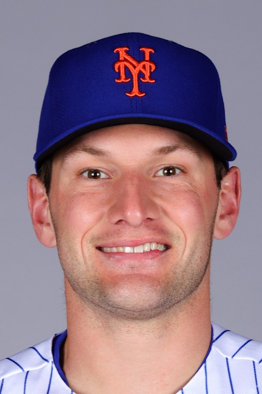 Hayden Senger headshot