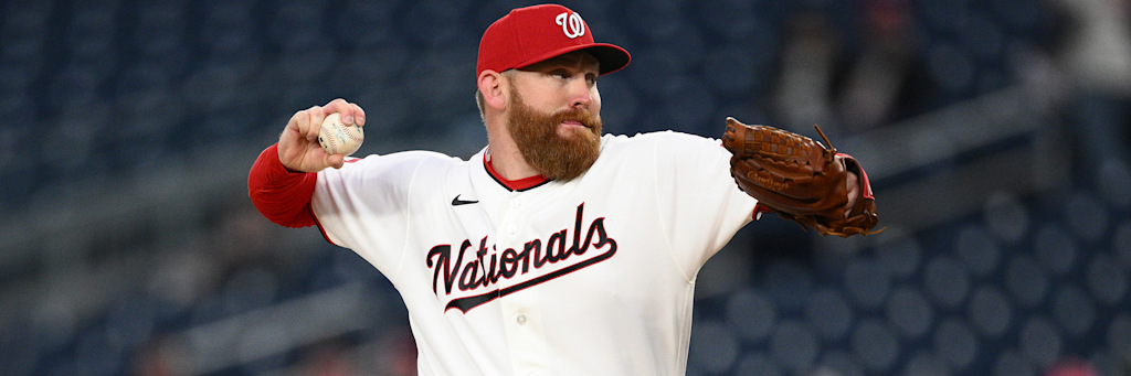 Zack Littell of the Washington Nationals pitching