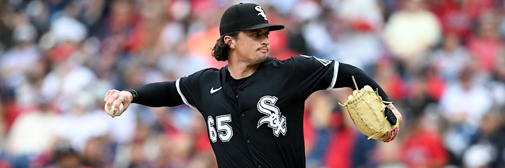 Davis Martin pitching for the Chicago White Sox