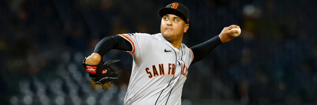 Cesar Perdomo delivering a pitch in 2026