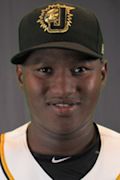 Headshot of Victor Araujo