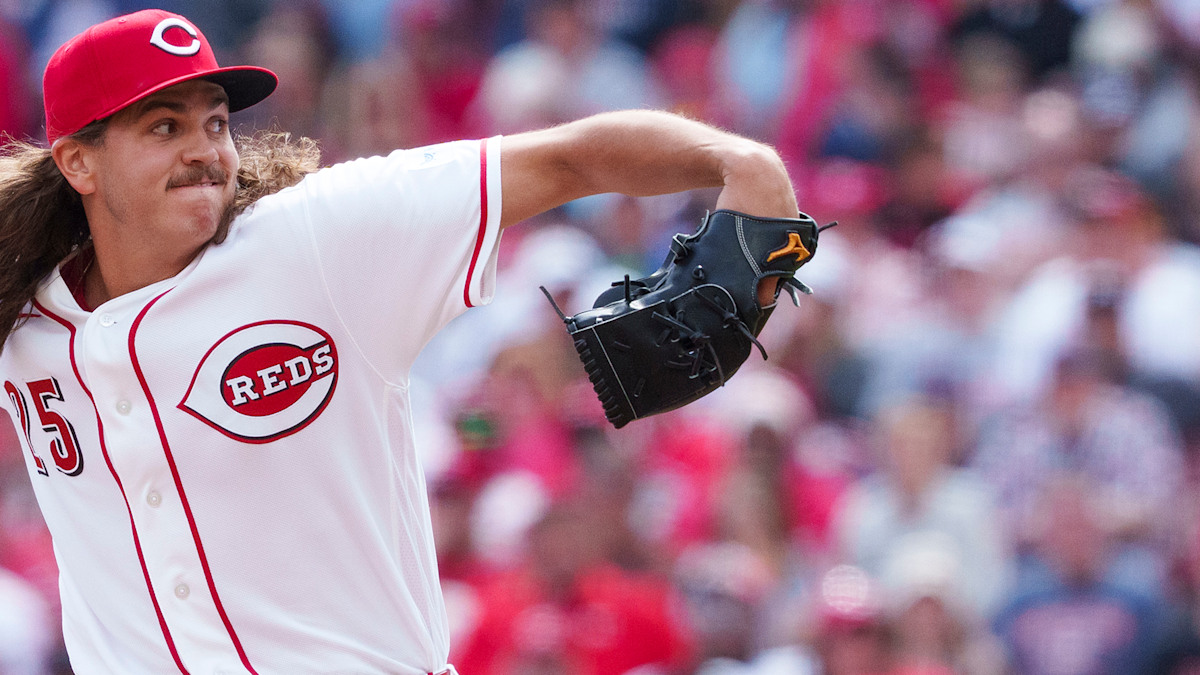 Cincinnati Reds right-hander Rhett Lowder delivering a pitch in action at Great American Ball Park